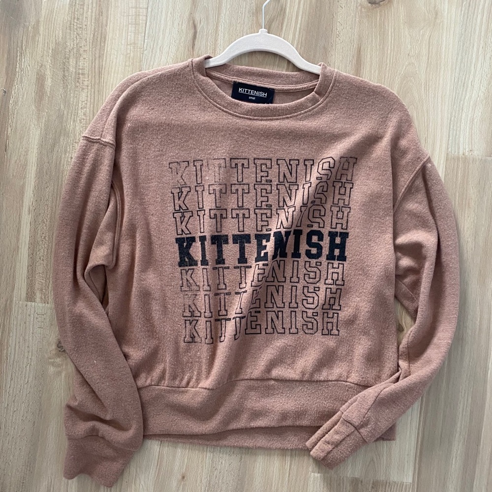 Kittenish top